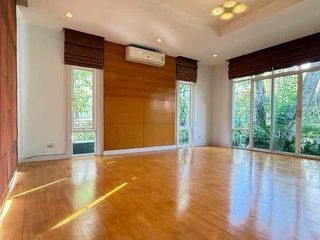 ให้เช่า 4 ห้องนอน บ้านเดี่ยว ใน คลองเตย, กรุงเทพฯ