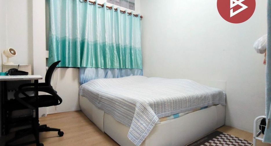 À vendre 2 chambres maison de ville à Nong Chok, Bangkok