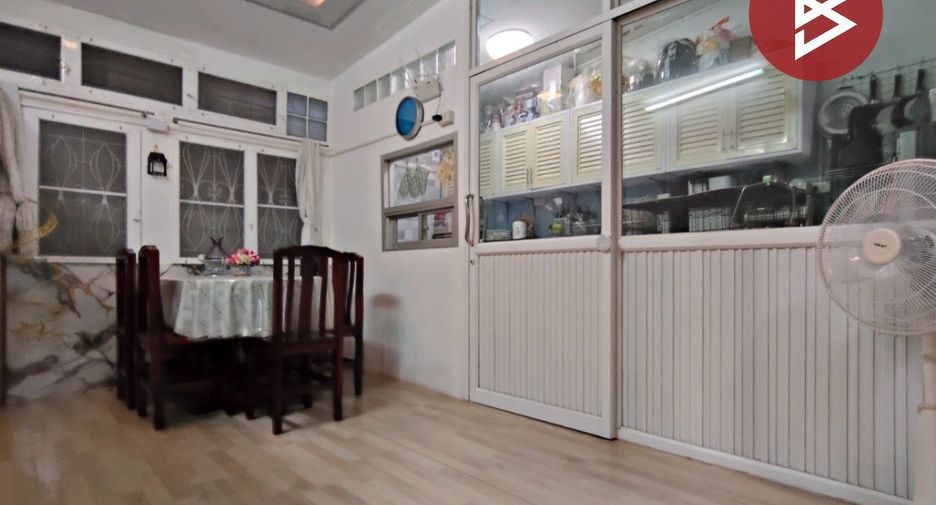 À vendre 2 chambres maison de ville à Nong Chok, Bangkok
