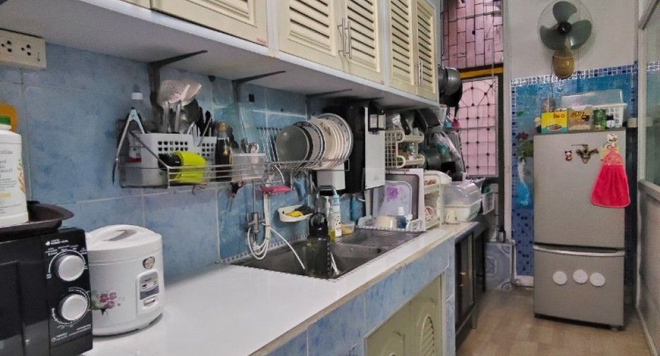 À vendre 2 chambres maison de ville à Nong Chok, Bangkok