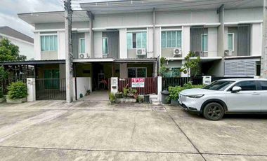 For sale 3 bedrooms townhouse in Khlong Sam Wa, Bangkok