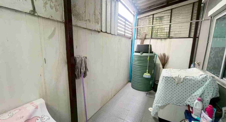 For sale 3 bedrooms townhouse in Khlong Sam Wa, Bangkok