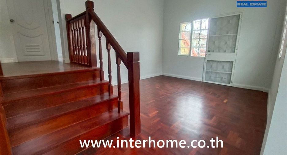 À vendre 6 chambres maison à Min Buri, Bangkok