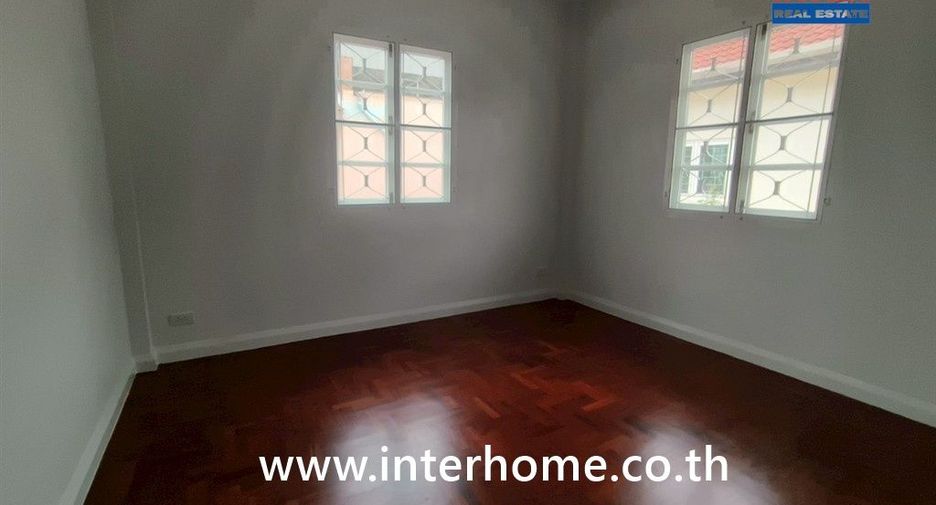 À vendre 6 chambres maison à Min Buri, Bangkok
