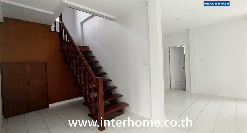 À vendre 6 chambres maison à Min Buri, Bangkok