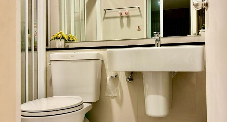 For rent 2 bedrooms condo in Mueang Samut Prakan, Samut Prakan