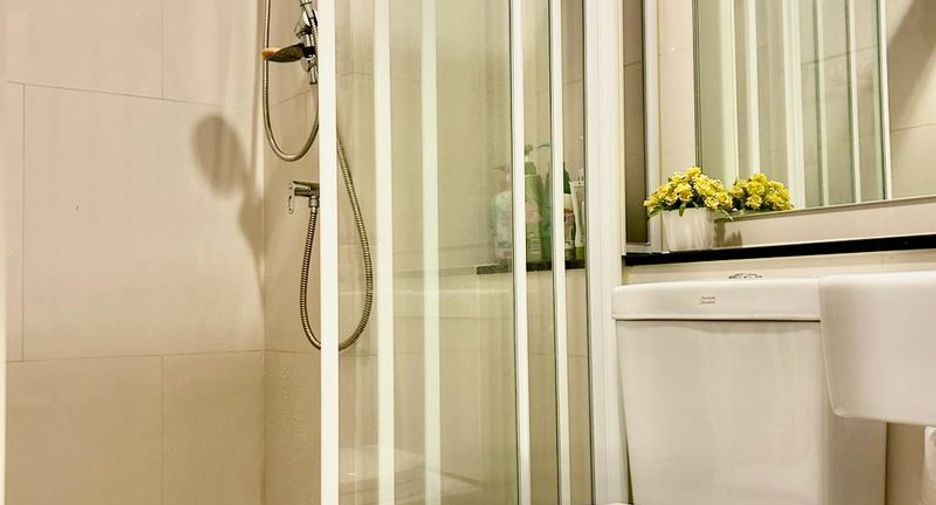 For rent 2 bedrooms condo in Mueang Samut Prakan, Samut Prakan