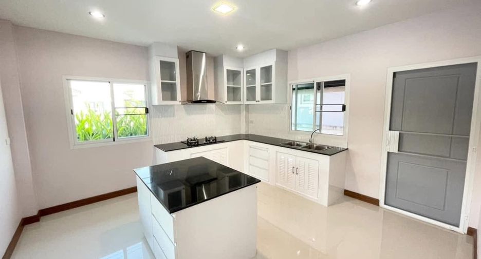 Haus zur Miete mit 4 Zimmer in San Sai, Chiang Mai