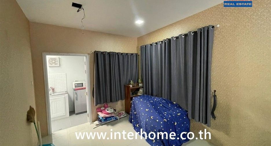 For sale 4 bedrooms townhouse in Khlong Luang, Pathum Thani