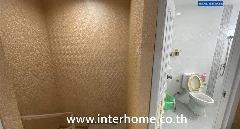 For sale 4 bedrooms townhouse in Khlong Luang, Pathum Thani