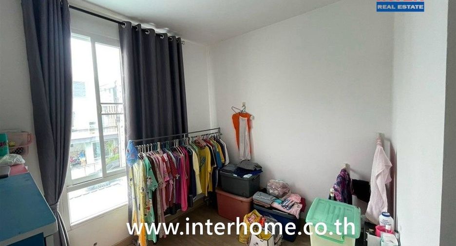 For sale 4 bedrooms townhouse in Khlong Luang, Pathum Thani