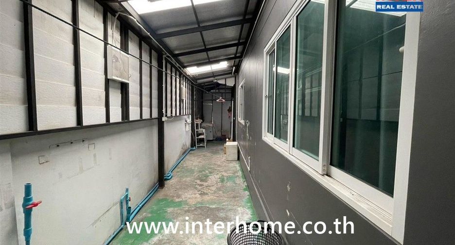For sale 4 bedrooms townhouse in Khlong Luang, Pathum Thani