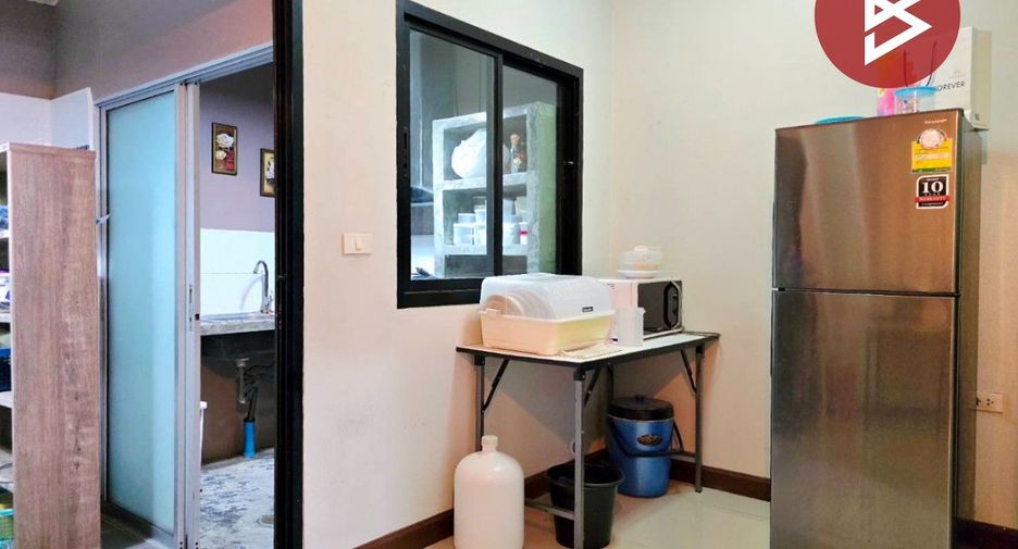 For sale 3 bedrooms townhouse in Sam Phran, Nakhon Pathom