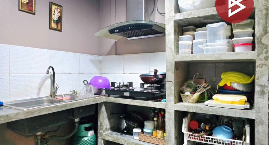For sale 3 bedrooms townhouse in Sam Phran, Nakhon Pathom