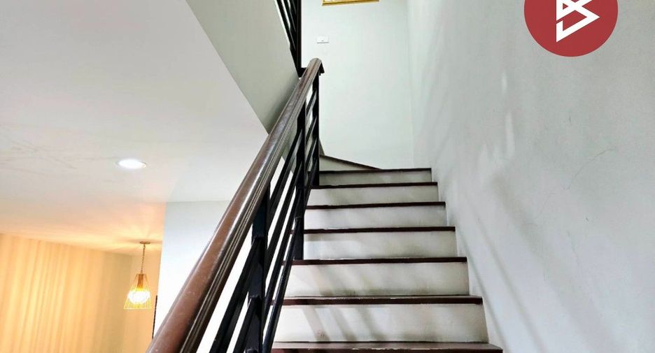 For sale 3 bedrooms townhouse in Sam Phran, Nakhon Pathom
