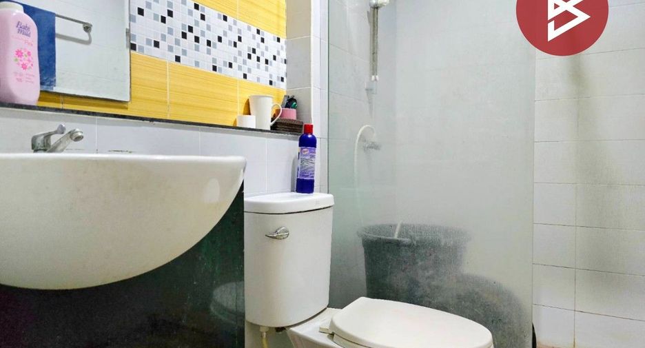 For sale 3 bedrooms townhouse in Sam Phran, Nakhon Pathom