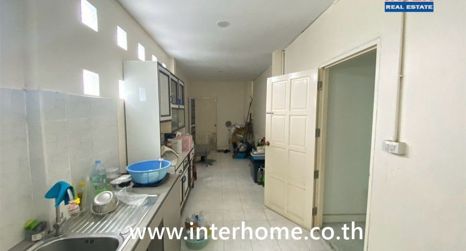 Haus zum Kauf mit 3 Zimmer in Khlong Sam Wa, Bangkok