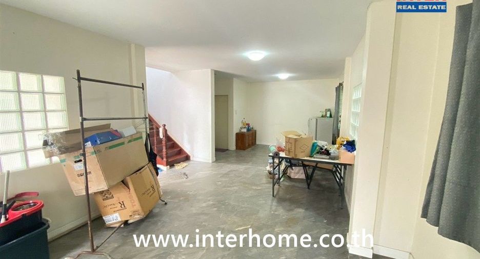 Haus zum Kauf mit 3 Zimmer in Khlong Sam Wa, Bangkok