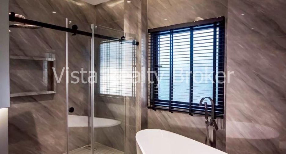 For sale 7 bedrooms villa in Jomtien, Pattaya