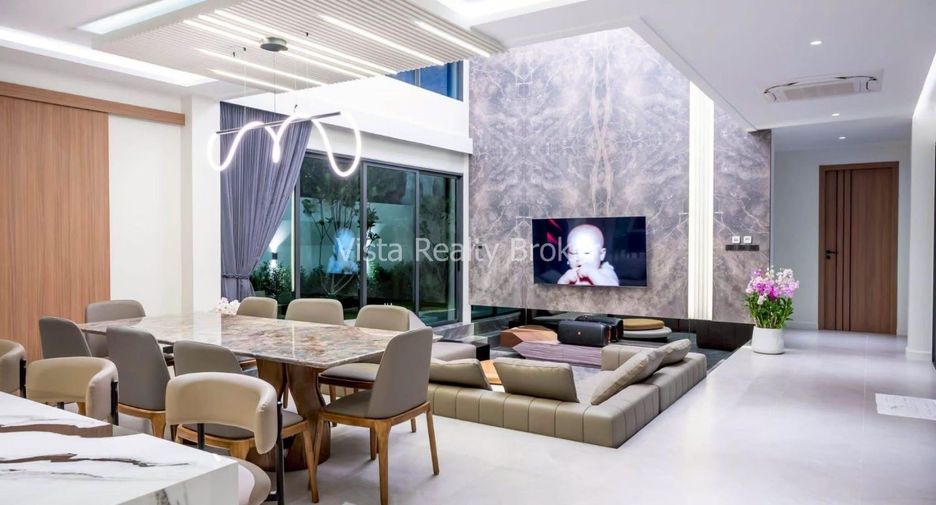 For sale 7 bedrooms villa in Jomtien, Pattaya