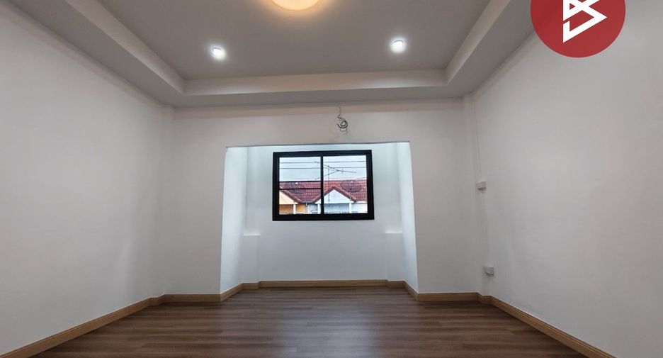 Продажа 2 спальни таунхаус в Mueang Samut Prakan, Самутпракан
