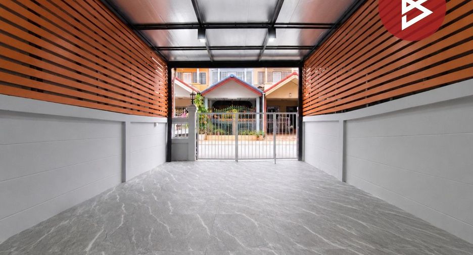 Продажа 2 спальни таунхаус в Mueang Samut Prakan, Самутпракан