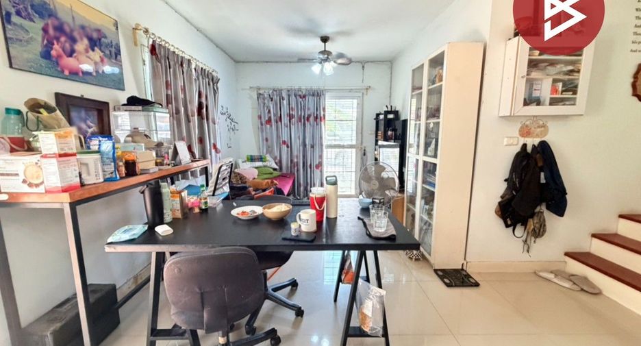 À vendre 2 chambres maison de ville à Phra Pradaeng, Samut Prakan