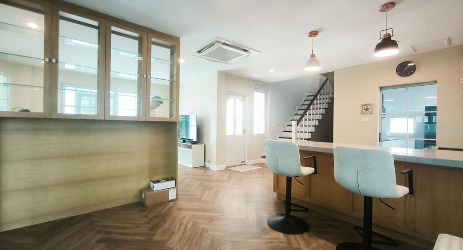 Аренда 3 спальни дом в Bang Phli, Самутпракан