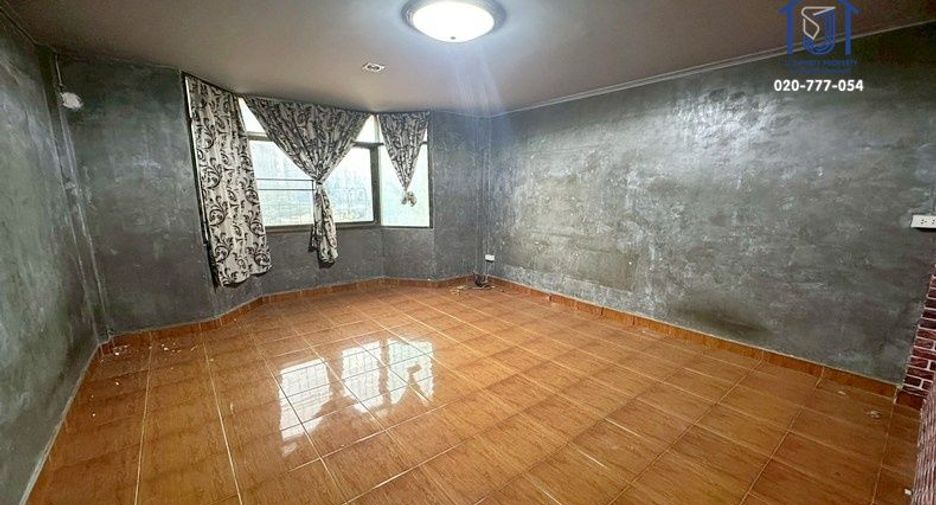 For sale 3 bedrooms retail Space in Khlong Luang, Pathum Thani