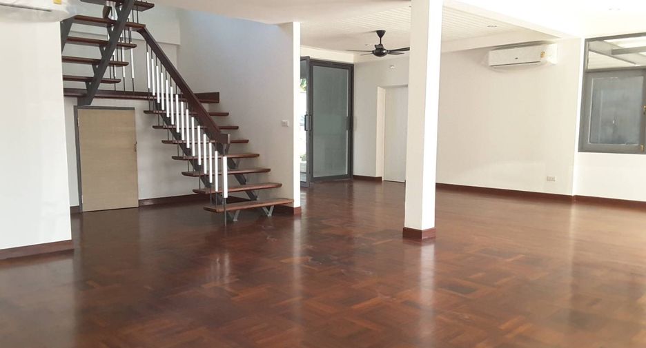 ให้เช่า 4 ห้องนอน บ้านเดี่ยว ใน วัฒนา, กรุงเทพฯ