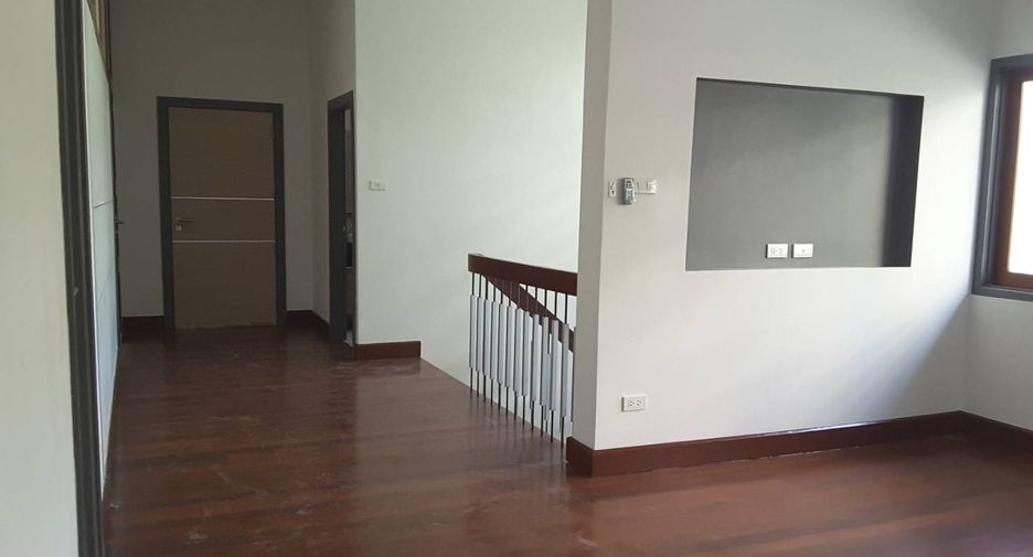 ให้เช่า 4 ห้องนอน บ้านเดี่ยว ใน วัฒนา, กรุงเทพฯ