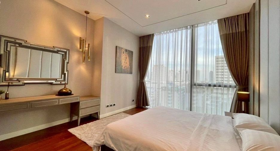 For rent 2 bedrooms condo in Khlong Toei, Bangkok