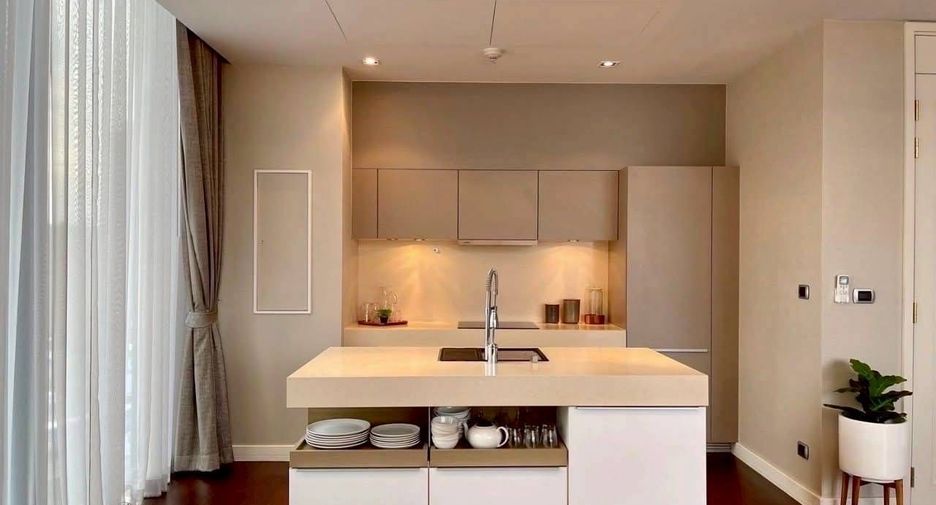For rent 2 bedrooms condo in Khlong Toei, Bangkok