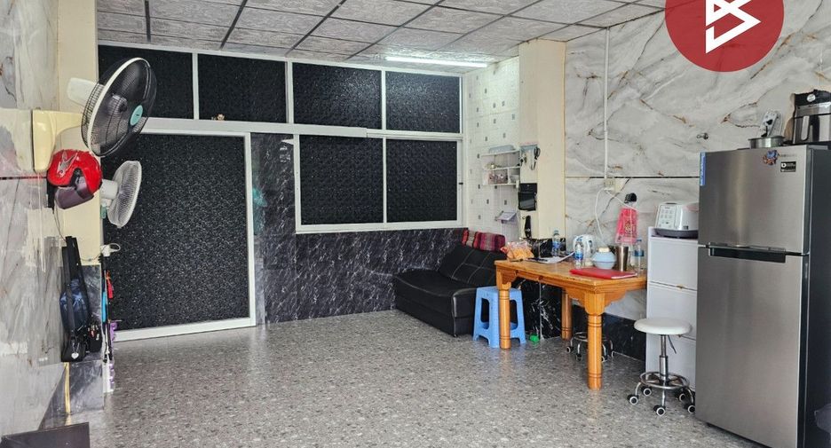 For sale 3 ベッドルーム townhouse in Lat Krabang, Bangkok
