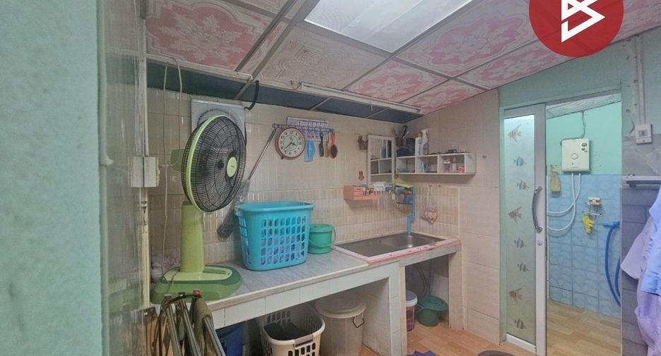 For sale 3 ベッドルーム townhouse in Lat Krabang, Bangkok