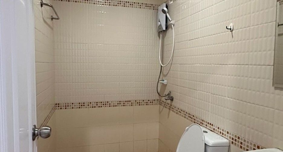 For sale 3 bedrooms townhouse in Phanat Nikhom, Chonburi