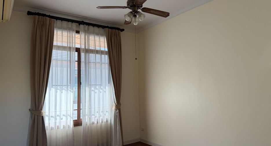 Haus zur Miete mit 5 Zimmer in Suan Luang, Bangkok