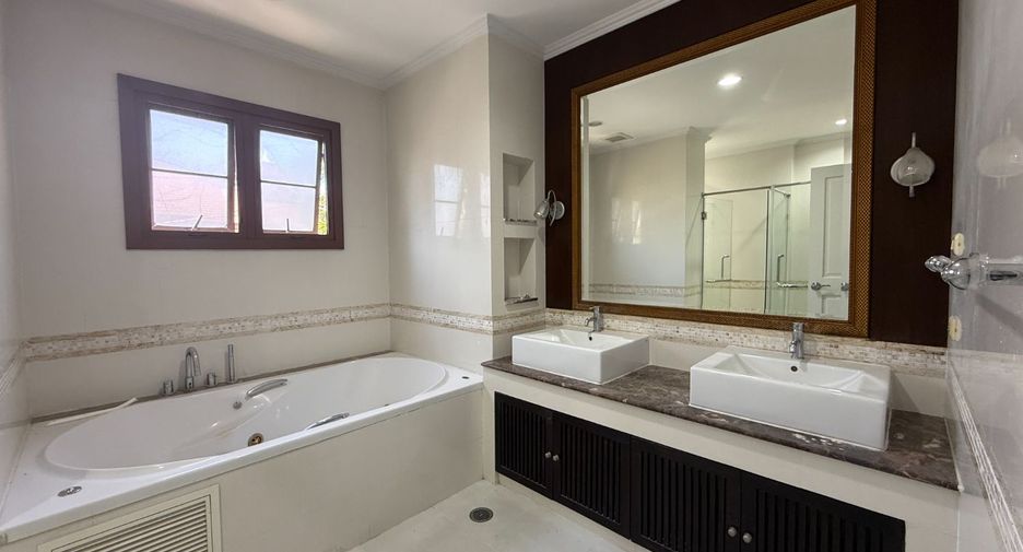Haus zur Miete mit 5 Zimmer in Suan Luang, Bangkok
