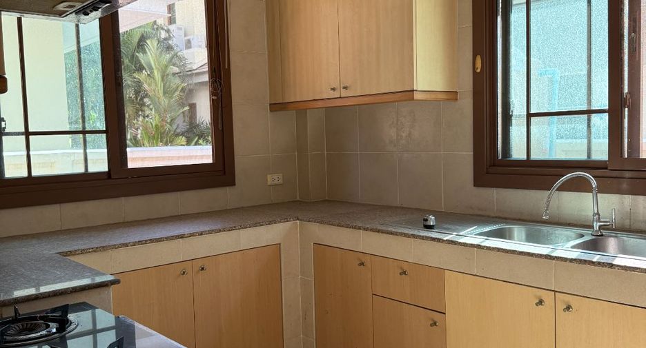 Haus zur Miete mit 5 Zimmer in Suan Luang, Bangkok