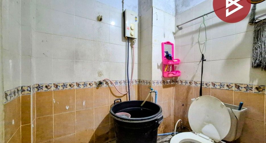 For sale 5 bedrooms retail Space in Mueang Samut Sakhon, Samut Sakhon
