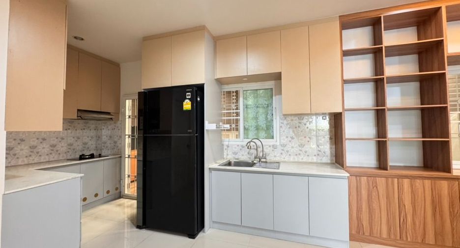 For rent 3 bedrooms house in Bang Lamung, Chonburi