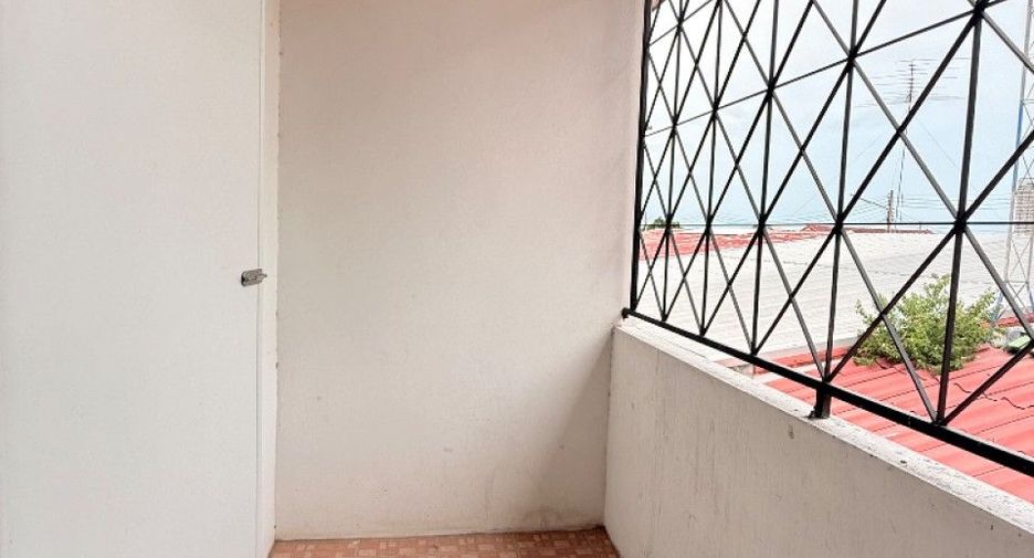 For sale 5 bedrooms townhouse in Mueang Chon Buri, Chonburi