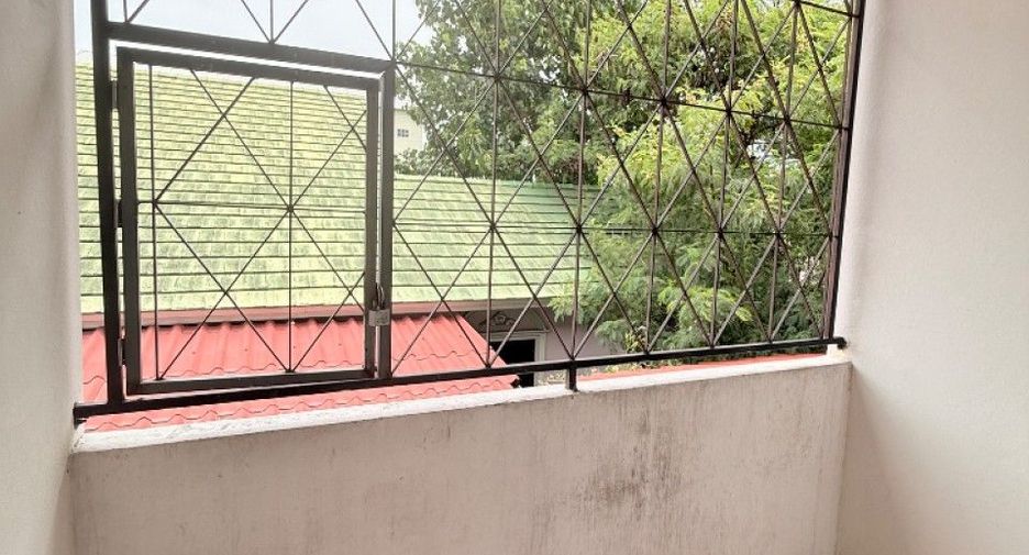 For sale 5 bedrooms townhouse in Mueang Chon Buri, Chonburi