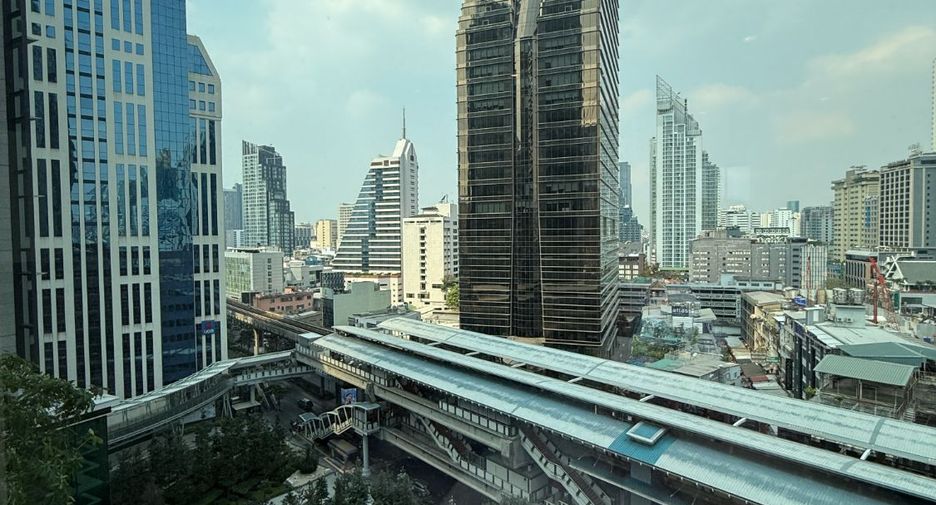 Condo en venta de 3 habitaciones en Khlong Toei, Bangkok