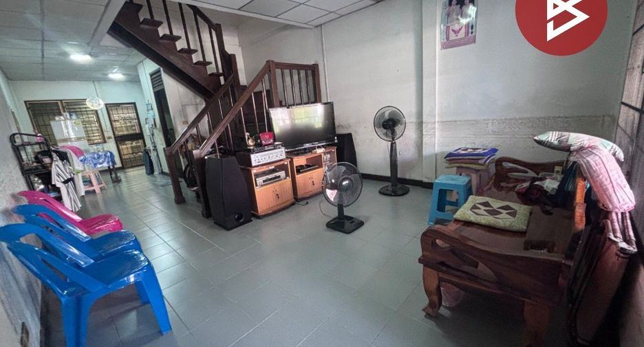 À vendre 2 chambres maison de ville à Mueang Pathum Thani, Pathum Thani