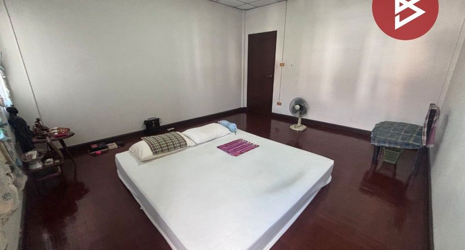 À vendre 2 chambres maison de ville à Mueang Pathum Thani, Pathum Thani