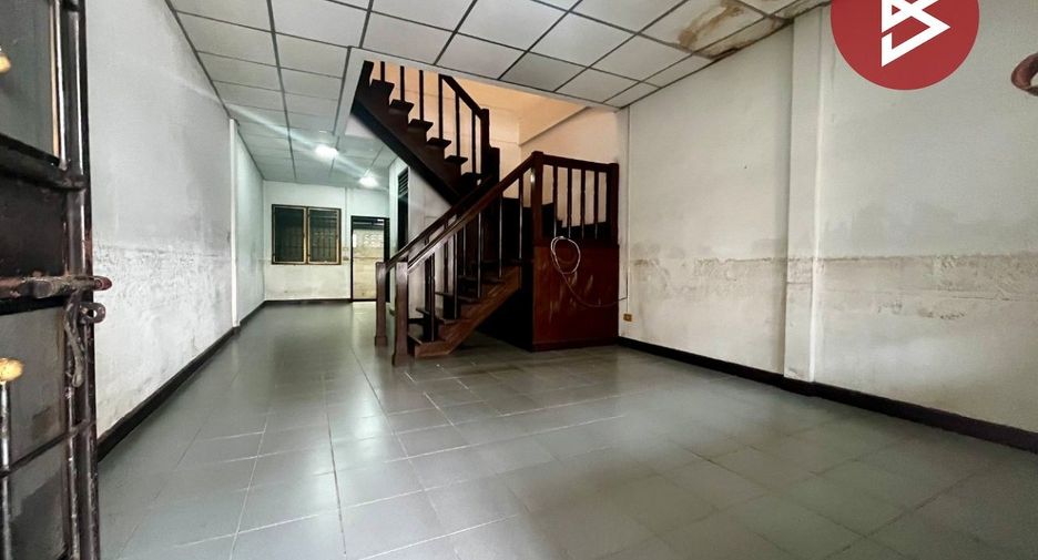 À vendre 2 chambres maison de ville à Mueang Pathum Thani, Pathum Thani
