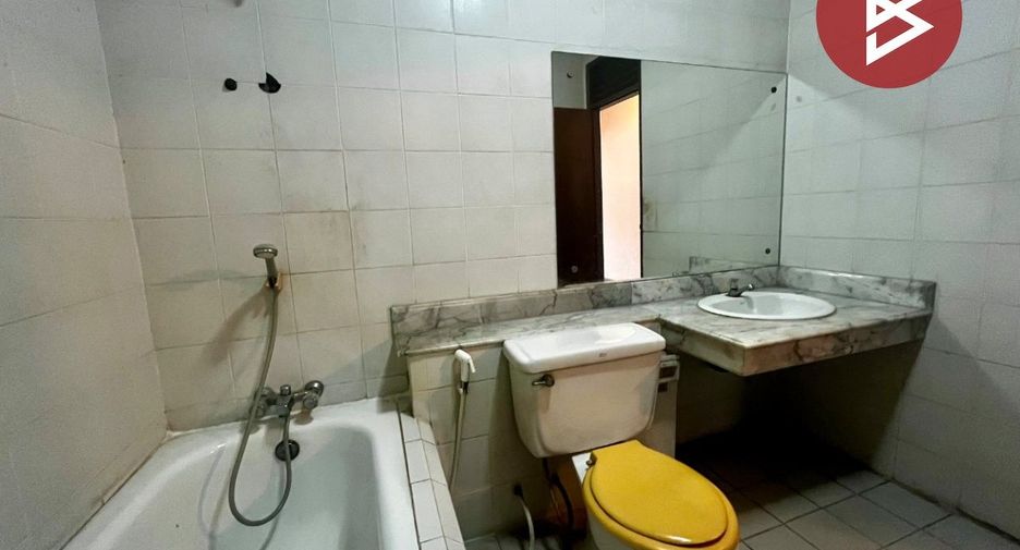 À vendre 2 chambres maison de ville à Mueang Pathum Thani, Pathum Thani