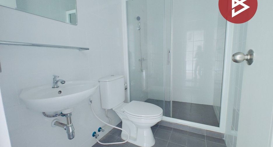À vendre 2 chambres maison de ville à Mueang Samut Prakan, Samut Prakan
