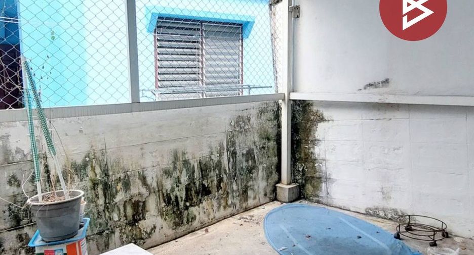 À vendre 2 chambres maison de ville à Mueang Samut Prakan, Samut Prakan